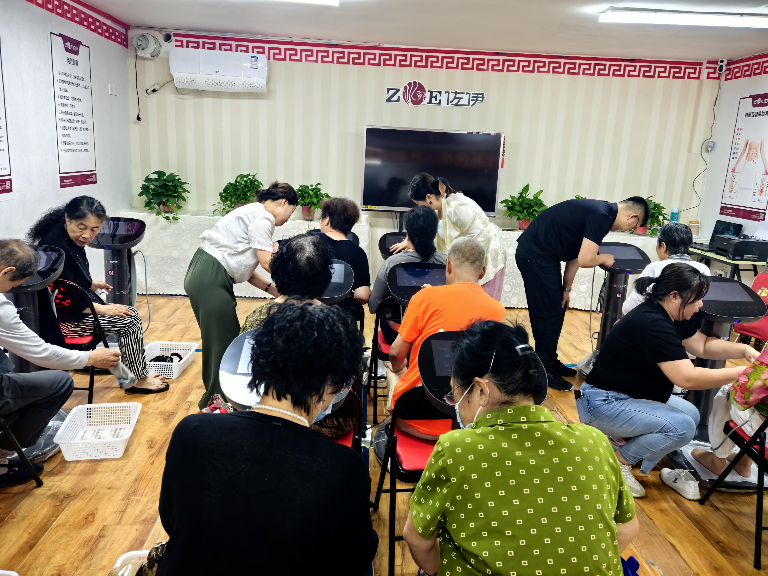 硬核产品 暖心服务 店面经营的两只拳头